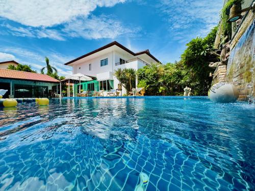 Los Santos Luxury Pool Villa