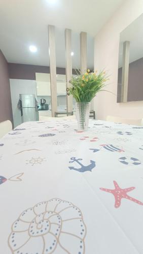 Sky Loft Premium Bukit Indah with Garden View & Nflix HBO A30 Sky Loft Premium Bukit Indah with Garden View & Nflix HBO A30