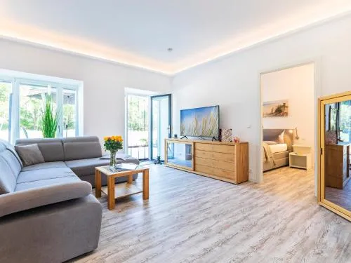 Prora - Strandapartment mit Sauna und Strandkorb am Strand - Königsstuhl in Binz, Deutschland