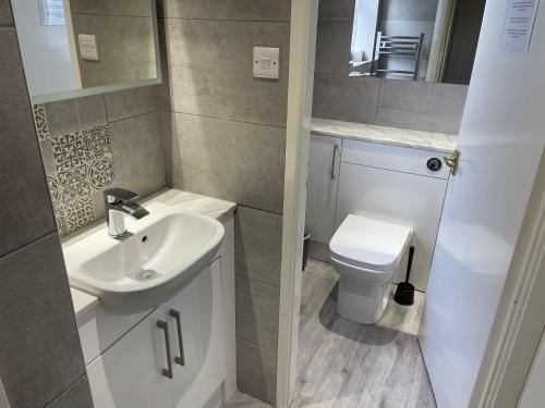 Wildings Hotel - image 5