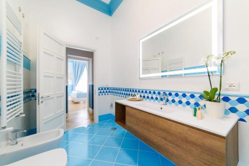 Double Room with Balcony image 1