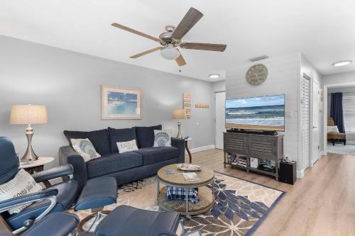 Colony Beach Club 233 in New Smyrna Beach, USA