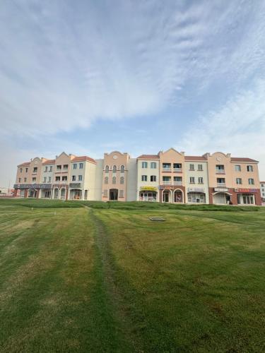 Exterior view, England Cluster International City - Bright,Spacious and Well Furnished Studio in Dubai International City