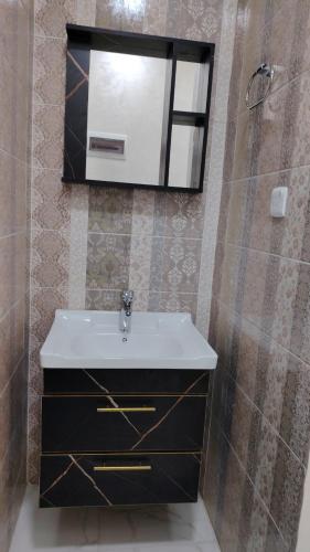 Al Wesam Furnished Apartments near สนามบินอะกาบา (สนามบินนานาชาติคิงฮัสเซ็น)