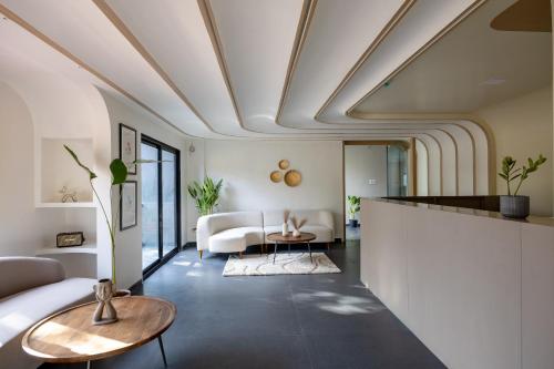 Facilities, SAAVI  SUITES in Daman