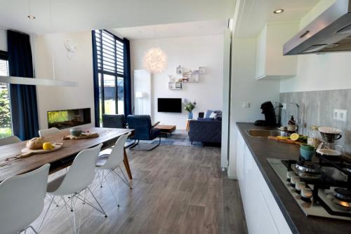Lifestyle Cube mit Dachterrasse Meerblick und Strand in Hulshorst