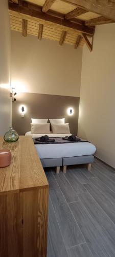 2 bedrooms, 5 beds
