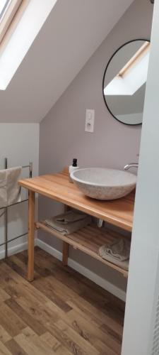 Fürdőszoba, Le petit coin d'Ina in Coulanges-la-Vineuse