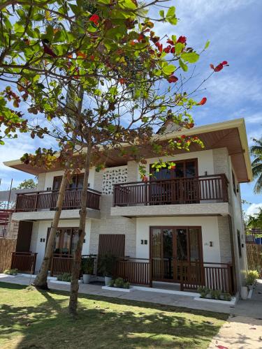 Chellie Rose Resort Hotel, Daanbantayan