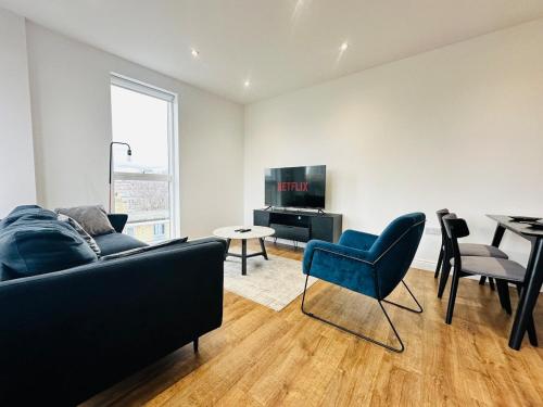 spacious central apartment Close to major station, Londyn