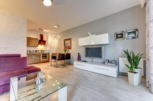 Aqua by Grand Apartments