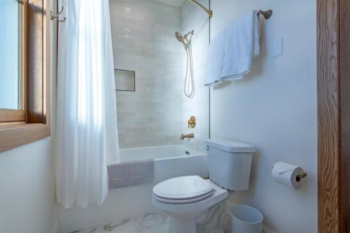 Historic Homestead with Pond and Teton Range Views Historic Homestead with Pond and Teton Range Views