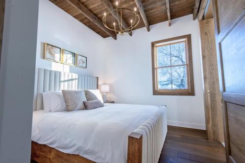 Historic Homestead with Pond and Teton Range Views Historic Homestead with Pond and Teton Range Views