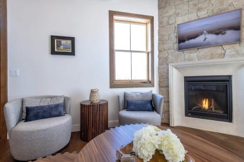 Historic Homestead with Pond and Teton Range Views Historic Homestead with Pond and Teton Range Views