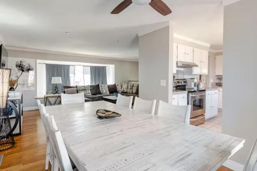 Spacious 4 bdr w/ Game Room 5 min Drive to College in Boulder, USA