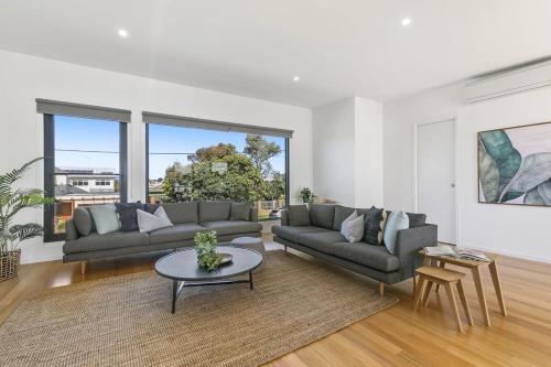 Sunrise Elegance in the Heart of Torquay