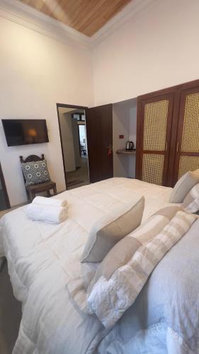 King Room image 3