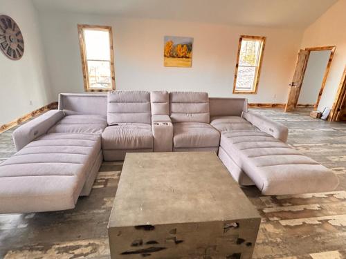 Spacious and Relaxing Home Near Allatoona and Lakepoint Spacious and Relaxing Home Near Allatoona and Lakepoint