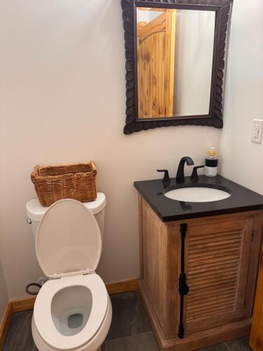 Spacious and Relaxing Home Near Allatoona and Lakepoint Spacious and Relaxing Home Near Allatoona and Lakepoint