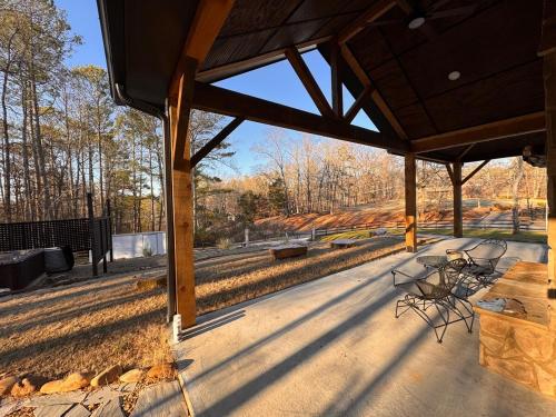 Spacious and Relaxing Home Near Allatoona and Lakepoint Spacious and Relaxing Home Near Allatoona and Lakepoint