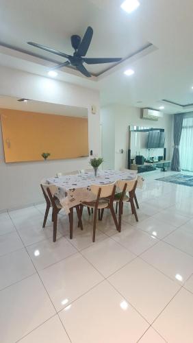 Sky Loft Premium Bukit Indah with Garden View & Nflix HBO A30 Sky Loft Premium Bukit Indah with Garden View & Nflix HBO A30