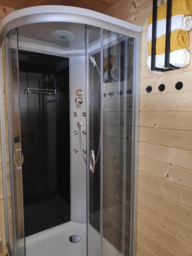 Badkamer, Turistična kmetija Okršlan (Turisticna kmetija Okrslan) in Poljane Nad Skofjo Loko