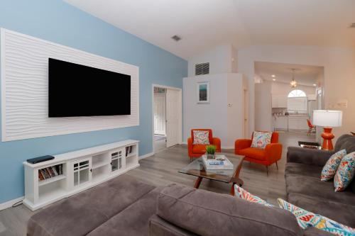 Honey Pot Villa- 4 bedrooms with a private pool- Close to Disney! - image 14