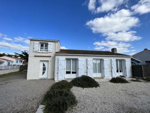 Villa Indépendante à 50m de la Mer avec Jardin Clos et WIFI Gratuit, Idéal pour 8 Personnes - FR-1-324-551 gîte à louer Le Sablais