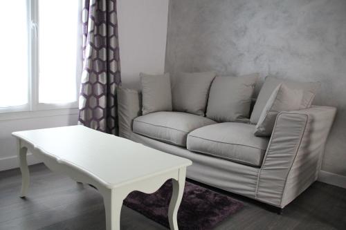 Cosy Apparts Suresnes La Défense - image 3