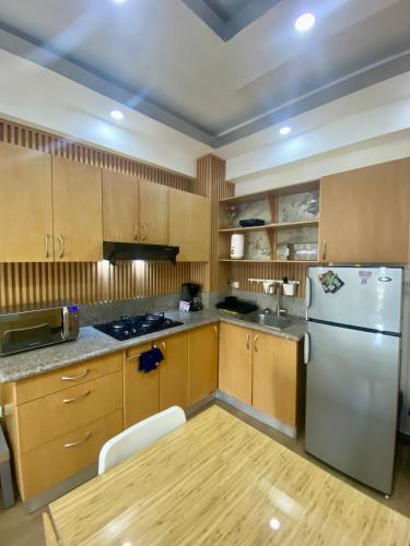 Studio Apartment with Sea View image 7