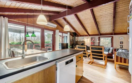 Kitchen, Three-Bedroom Holiday Home In Hemmet in Hemmet