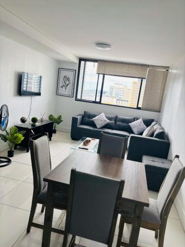 247 Luxury Stays - image 2