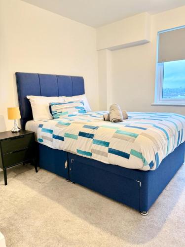 2BR Duplex in Salford MCR Sleeps4 See Apt video in Photos, Manchester