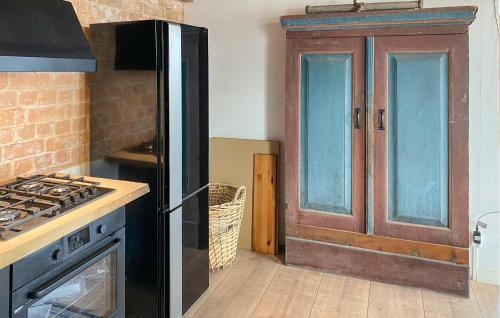 virtuve, Gorgeous Home In Blankahom With Wifi in Blankaholm