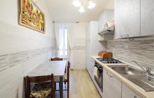 кухня, Stunning Home In Poggio D'acona in Субіано