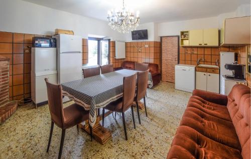 кухня, Stunning Home In Poggio D'acona in Субіано
