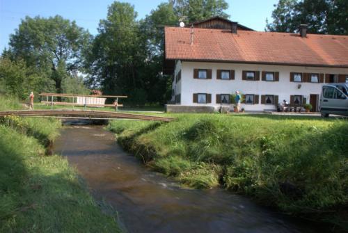 Ferienhaus, Bauernhof mit Angel- und Badesee, Roßhaupten, Allgäu (Ferienhaus, Bauernhof mit Angel- und Badesee, Roßhaupten, Allgau) in Rosshaupten