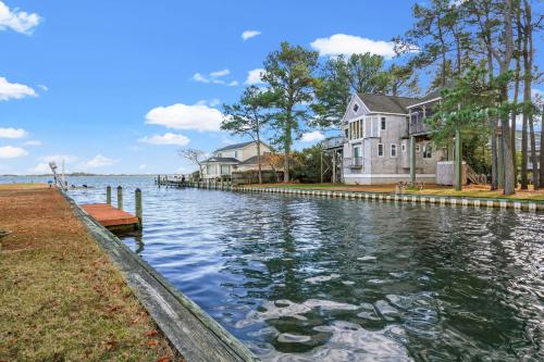 Chamallow - Waterfront home with Floating dock!, Deep Hole (фото 3)