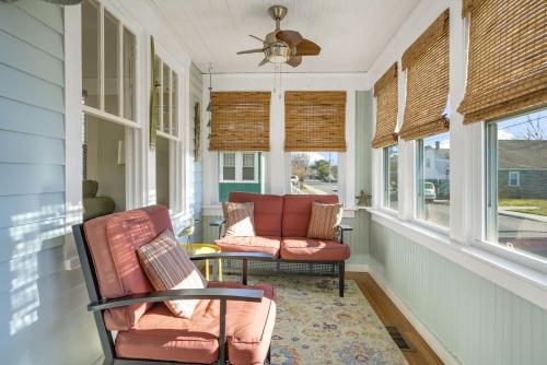 Changing Tide - Downtown location with large deck!