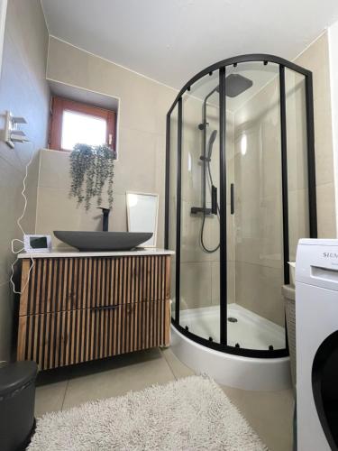 Charmantes Arkadenhaus mit großem Garten in ร็อจท็อกมัสซาจ