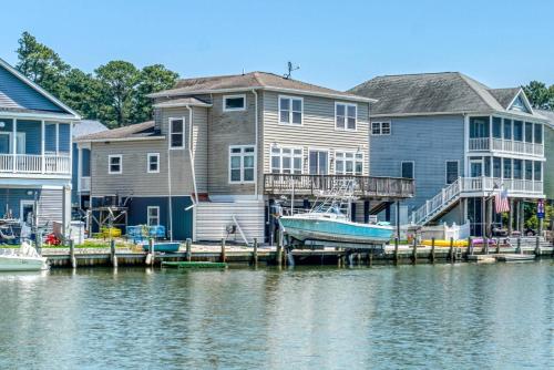 Diving Duck - Waterfront home w Hot tub & Boat dock & King Bed, Greenbackville (Foto 5)