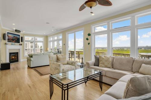 Diving Duck - Waterfront home w Hot tub & Boat dock & King Bed, Greenbackville (Foto 10)