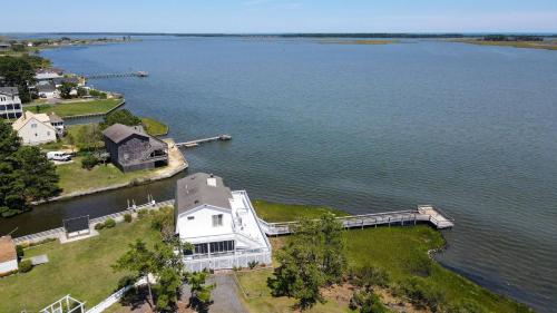Dragonfly Point - Waterfront home w boat dock & deck!, Deep Hole