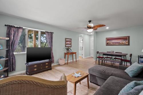 Escape at Deep Hole Hideaway - Pet friendly duplex!, Deep Hole (фото 7)