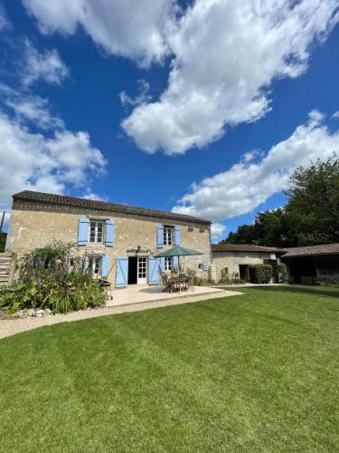 Domaine Le Nourrissat gîte à louer Esclottes