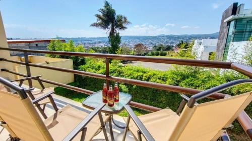 Erkély/terasz, Casa privada a 5min del Puente de cristal con terraza, BBQ, jardín y parking (Casa privada a 5min del Puente de cristal con terraza, BBQ, jardin y parking) in Col Linda Vista Centro