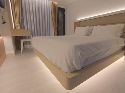 Pollux High Rise Apartments at Batam Center with Netflix by MESA, Batam
