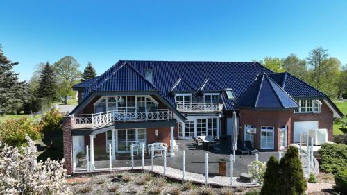 Villa Merle mit privatem Indoorpool in Rühn