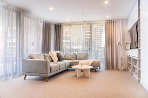 Beach front luxury with two carparks pool gym - image 4