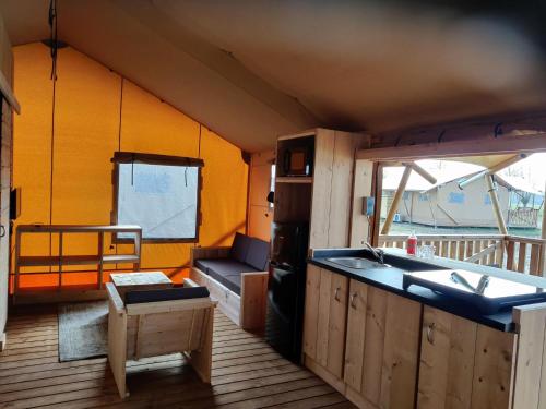  Tent with Stunning Views of Kuinderbos in Bant